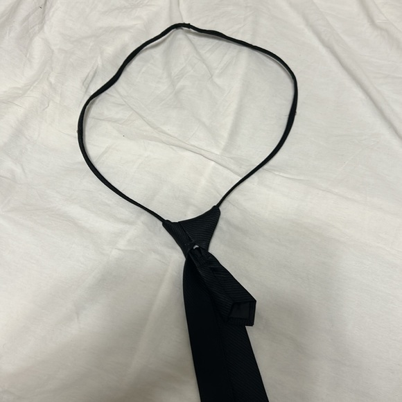 Boys tie in black, zipper adjustable. Preowned great condition. - Picture 4 of 6